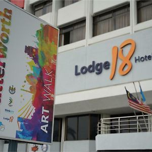 Lodge 18 Hotel